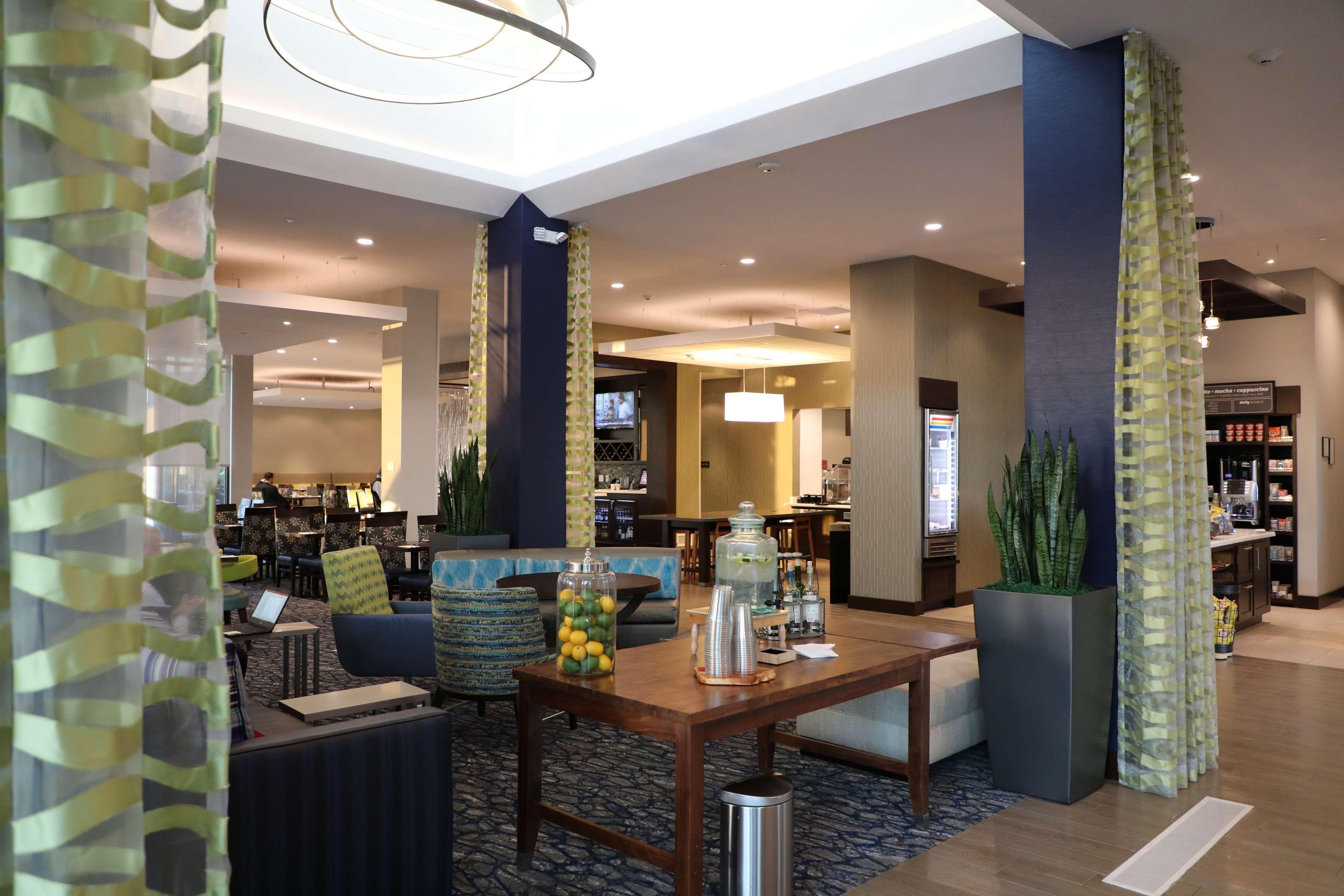 Hotel Hilton Garden Airport 3*