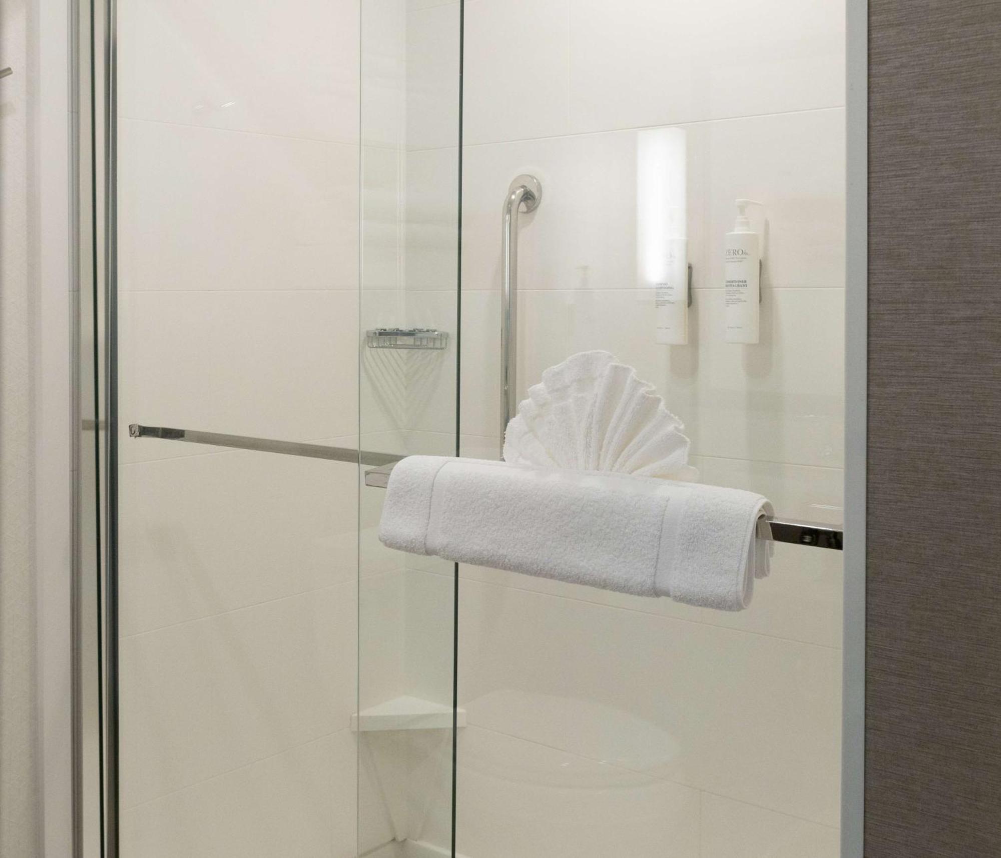 Hilton Garden Airport 3*